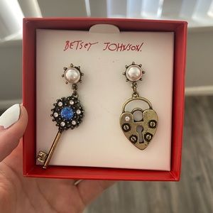 Betsey Johnson mismatch key and lock earrings- NEVER WORN STILL IN BOX